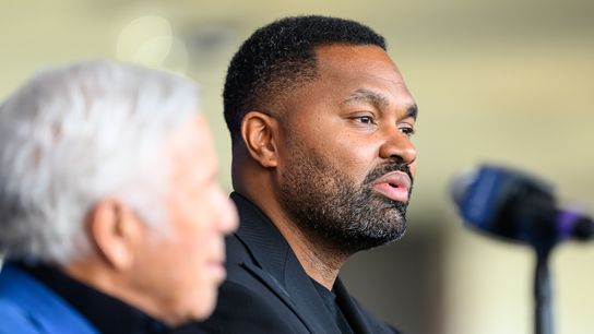 Bedard: Comparing Mayo's vision to other player-turned-coaches; BelichickWorld grumbling about Mayo, Pats drama taken at BSJ Headquarters (Patriots)